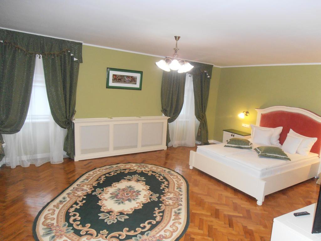 Zum Weissen Lamm Residence Sibiu Habitación foto