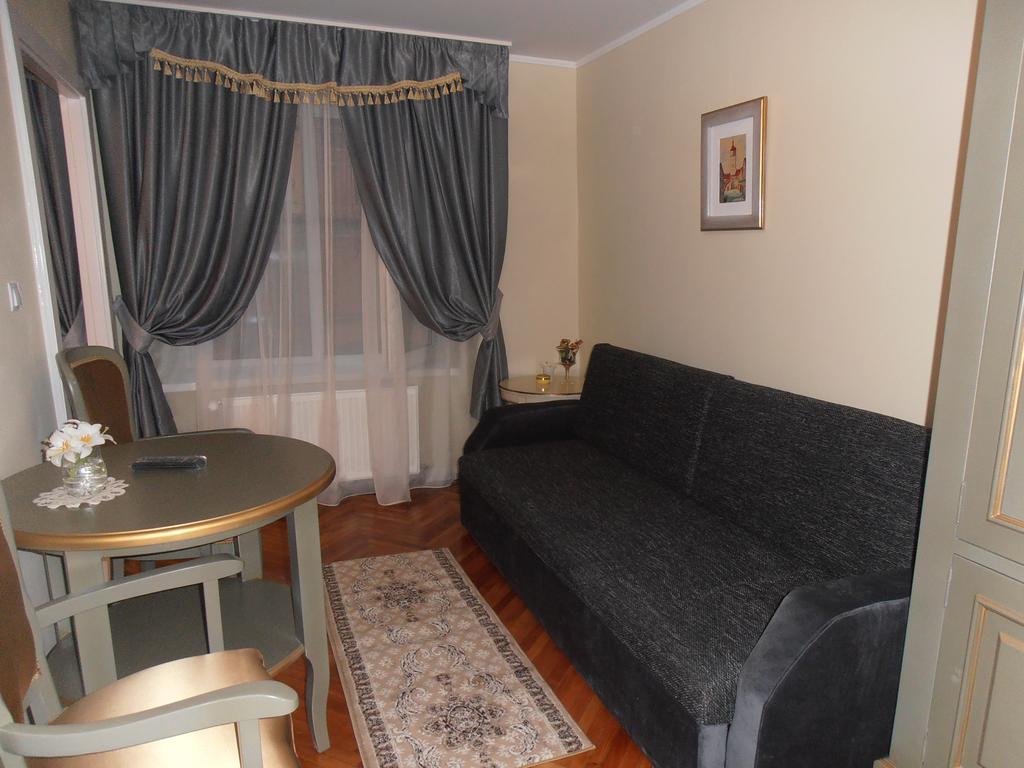 Zum Weissen Lamm Residence Sibiu Habitación foto